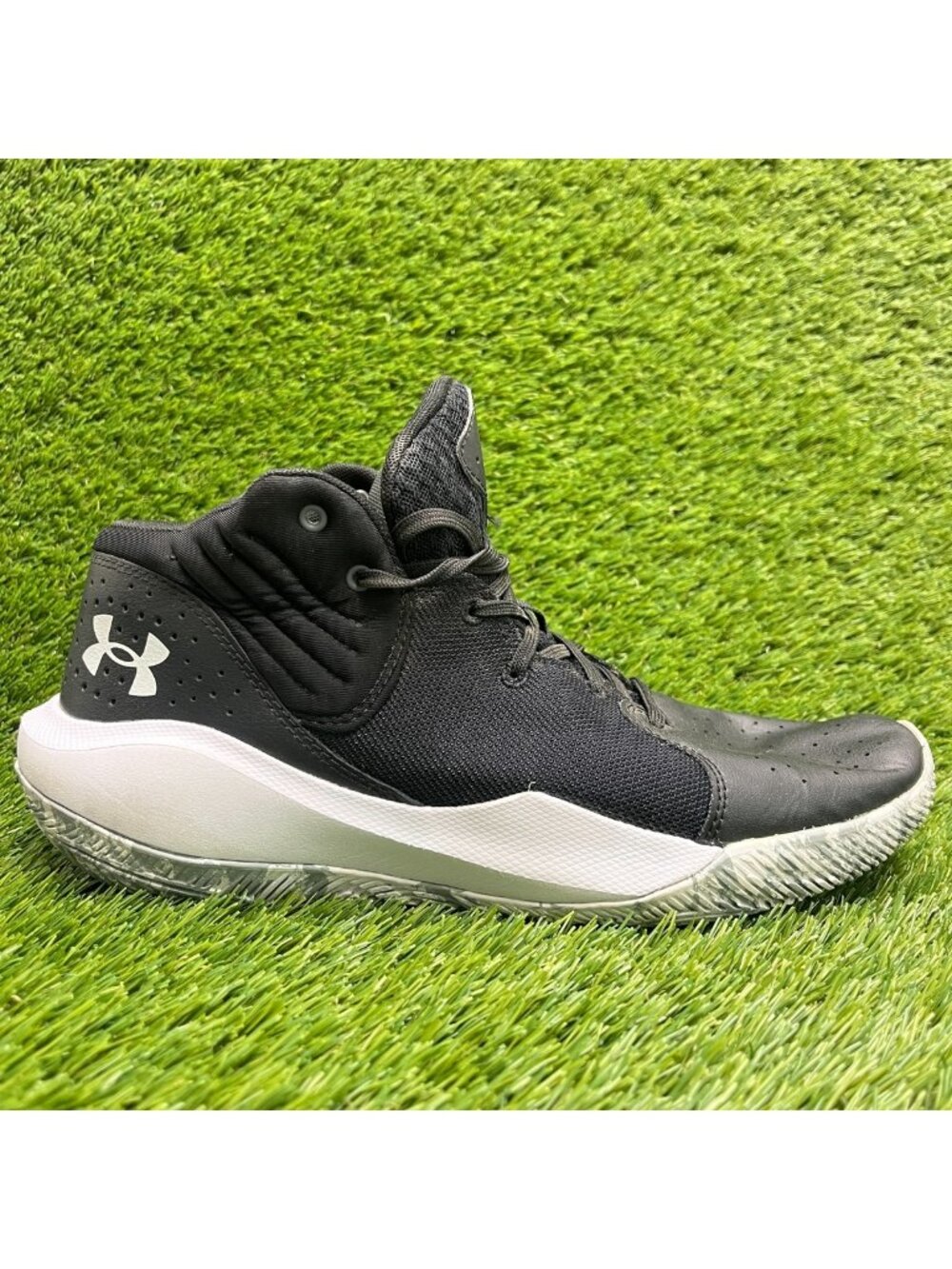 Under Armour Jet '21 Mens Size 10 Black White Athletic Basketball Shoes Sneakers